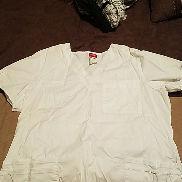 White scrub top - Picture 1 of 2
